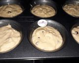 Foto langkah ke 6 dari resep Chocolate Filled Banana Muffins.