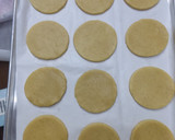 Foto langkah ke 6 dari resep Fancy Cookies with Royal Icing.