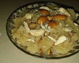 गुजराती सूजी का हलवा (Gujarati sooji ka halwa recipe in hindi) रेसिपी चरण 3 फोटो