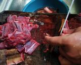 Foto langkah ke 1 dari resep Belut Goreng Ketumbar.