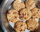 मुरमुरे की चिक्की (murmure ki tikki recipe in Hindi) रेसिपी चरण 4 फोटो