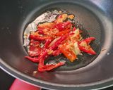 รูปขั้นตอนการทำที่ 3 ของ หน่อไม้ผัดไก่บ้าน
