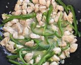 Foto del paso 2 de la receta: Pechuga de pollo al sartén