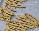 Foto langkah ke 5 dari resep Cheese straw.