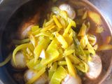 พะโล้น่องไก่ พิเศษผักกาดดอง