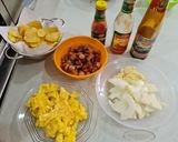 Foto langkah ke 1 dari resep Tumis Sosis Kentang Telur.