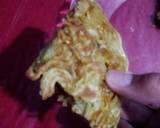 Ramen noodle omelette recipe step 4 photo