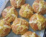 Foto langkah ke 8 dari resep Korean Garlic Cheese Bread (cheddar).