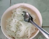รูปขั้นตอนการทำที่ 2 ของ ผัดมาม่า (เส้นกึ่งสำเร็จรูป)