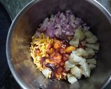 A picture of step 3 of Chatapata Bhel.