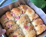 Foto langkah ke 5 dari resep Roti Abon Sosis Keju.