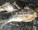 Foto del paso 2 de la receta: Dorada a la brasa c/refrito de ajos y 🍅 cherry escalibados