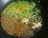 A picture of step 6 of Spicy yoghurt with lentil balls.