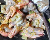 รูปขั้นตอนการทำที่ 5 ของ กุ้งผัดผงกะหรี่