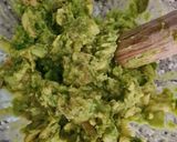 Foto del paso 4 de la receta: Guacamole casero y nachos