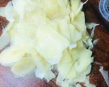 A picture of step 1 of Crispy potato chips🍽🥔.