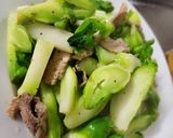Hình bước làm 2 của món Rau mầm đá xào thịt nạc