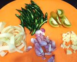 Foto langkah ke 2 dari resep Kerang Kupas Cabe Ijo.
