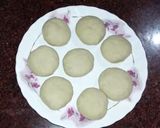 A picture of step 4 of Chatur paratha.