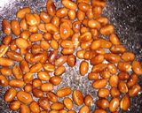 A picture of step 1 of Shengdana/ peanut chutney.