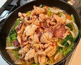 Hình bước làm 4 của món Mực xào rau củ xốt chua cay