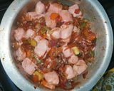 A picture of step 2 of Stewed sausage.