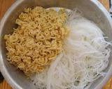 Foto langkah ke 3 dari resep Mix noodle with vegetable🥬🥕🍝.