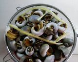 Hình bước làm 1 của món Ốc mỡ xào me