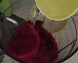 Foto langkah ke 2 dari resep Bubur Sumsum Buah Naga Merah.