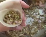 A picture of step 3 of Triangle mince samosa.