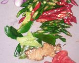 Foto langkah ke 2 dari resep Nila Masak Cabai Hijau.
