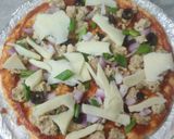 A picture of step 4 of Ginger malai boti pizza 🍕😋.