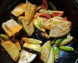 A picture of step 3 of Begun-Kundri Chorchori.