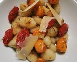 Foto del paso 4 de la receta: Gnocchi al sartén con tomatitos salteados