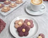 Foto langkah ke 8 dari resep Flower Cookies.