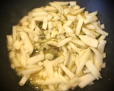 Foto del paso 4 de la receta: Pollo con pasas al Moscatel