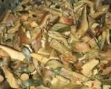 Foto del paso 1 de la receta Hongos de pino en escabeche 🤪