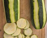 Une image de l'étape 2 de Clafoutis salé au thon, courgettes et jambon blanc.