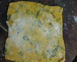 A picture of step 4 of Methi paratha.
