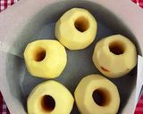 Foto del passaggio 2 della ricetta Torta di mele al caramello e nocciole