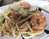 Une image de l'étape 9 de Spaghettis Scampis à la crème de pesto courgettes et tomates 🇮.