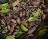 Foto langkah ke 4 dari resep Tumis babycumi cabe ijo alla Sept.