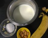 A picture of step 3 of Banana almond milk shake.