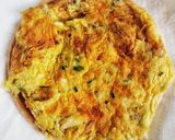 Foto langkah ke 3 dari resep Telur dadar sayur.