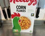 Une image de l'étape 5 de Pavés de chocolat blanc aux corn flakes et fruits confits.