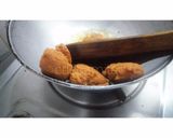 A picture of step 3 of Soyabean Daal Vada.