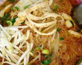 รูปขั้นตอนการทำที่ 3 ของ ก๋วยเตี๋ยวไก่ฉีกน้ำพริกเผา