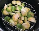 รูปขั้นตอนการทำที่ 2 ของ สลัดกะหล่ำดาว Brussels Sprout Salad