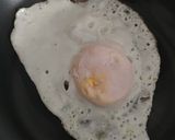 Foto del paso 2 de la receta: Huevo frito con arroz, para gente con prisas