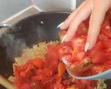 Une image de l'étape 1 de Rougail saucisse fumée(oignon confit)a la bien cousin!!!.